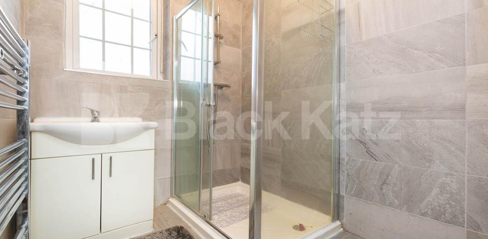 			3 Bedroom, 2 bath, 1 reception Apartment			 Portland Gardens, Harringey N4